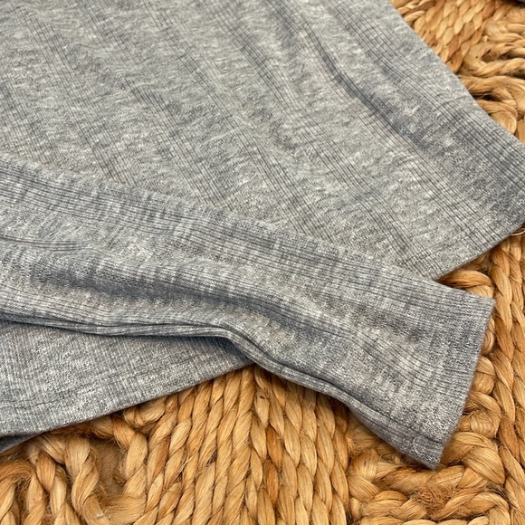 Wild Fable grey long sleeved scoop neck top XXS - Picture 3 of 4